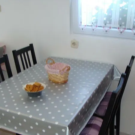 Πανσιόν By The Sea 3*
